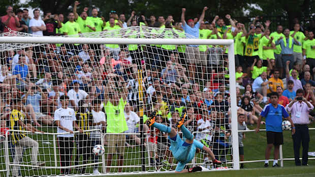 christos-goal-dcu-free-kick.jpg